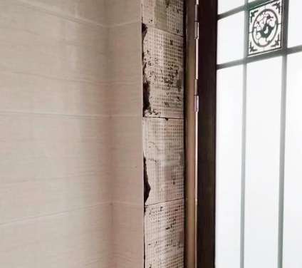 崂山瓷砖空鼓免砸砖维修公司分享吸水砖泡水时间不够或过长都会对瓷砖铺贴效果产生影响